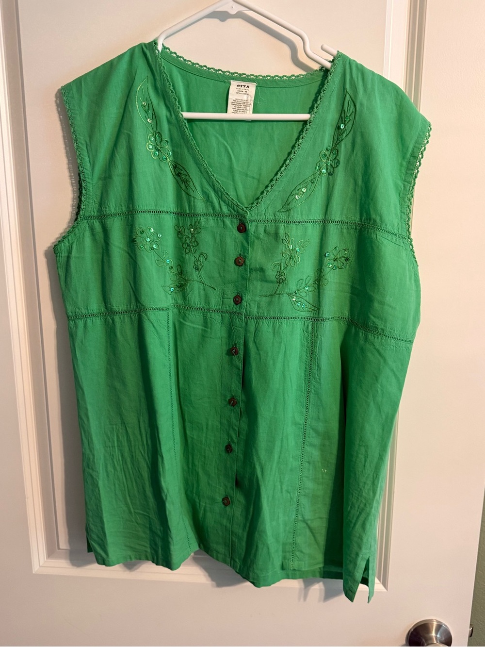 Green Embroidered Button-Front Tank Top by Eva